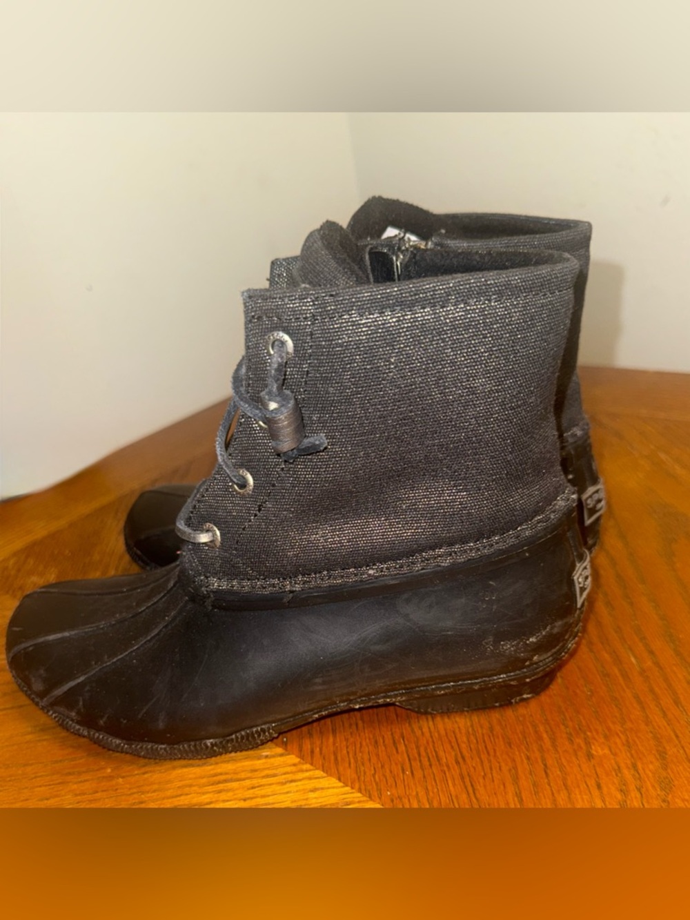 Sperry boots women’s size 7. Like new without box.